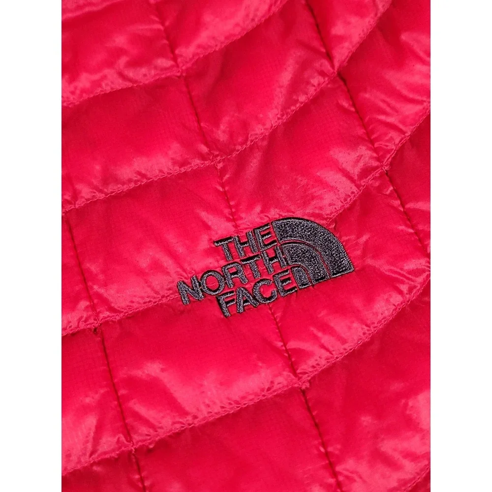 The North Face Thermoball Jacket Hoody Medium Red Quilted Puffer Mens Full Zip